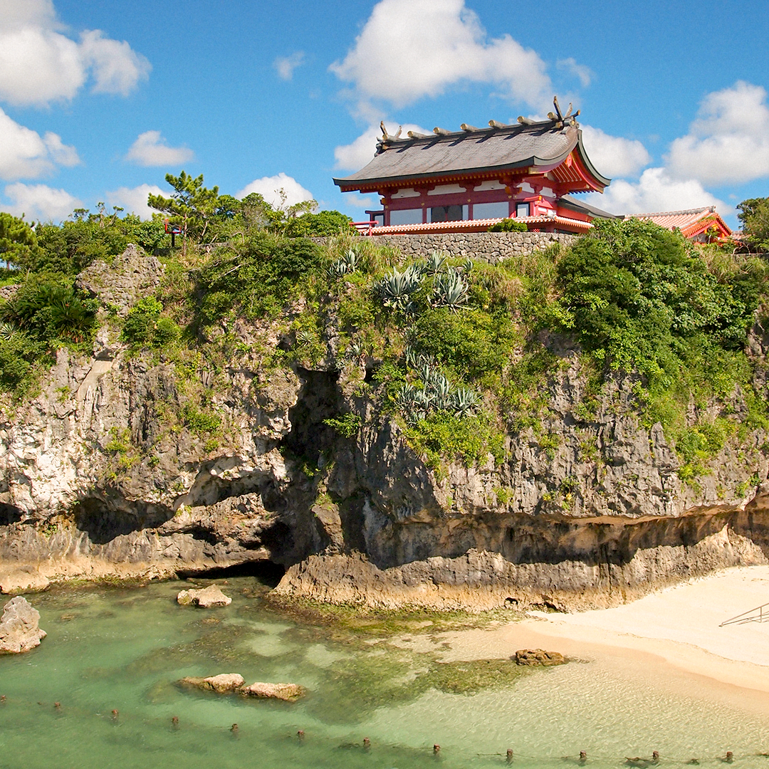 Naminoue Shrine, a Shinto shrine in Naha City, Okinawa Prefecture. It is located on a high cliff above Naminoue Beach.